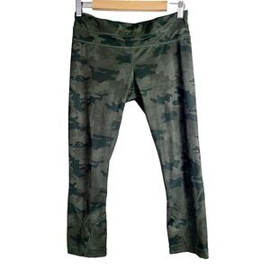 Lululemon Cropped Leggings‎ 6 Green Camo Stretch Pull-On Yoga Fitness Capris